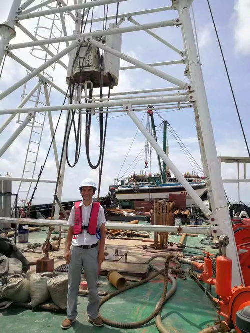 港珠澳大橋工程建設中的河海校友 不曾離開，見水如我——記中交四航院港珠澳大橋島隧工程勘察項目負責人祝劉文